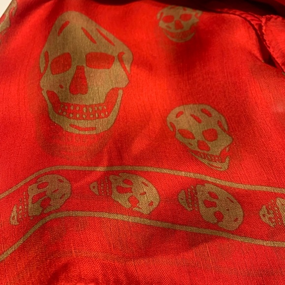 Alexander McQueen Silk Skull Scarf - Picture 3 of 6